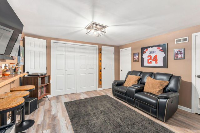 7700 Kelvinway Drive, 71, Worthington, OH 43085