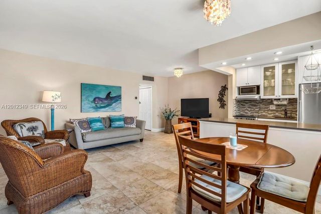 901 S Surf Rd 404, Hollywood, FL 33019