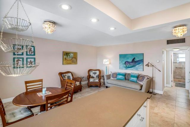 901 S Surf Rd 404, Hollywood, FL 33019
