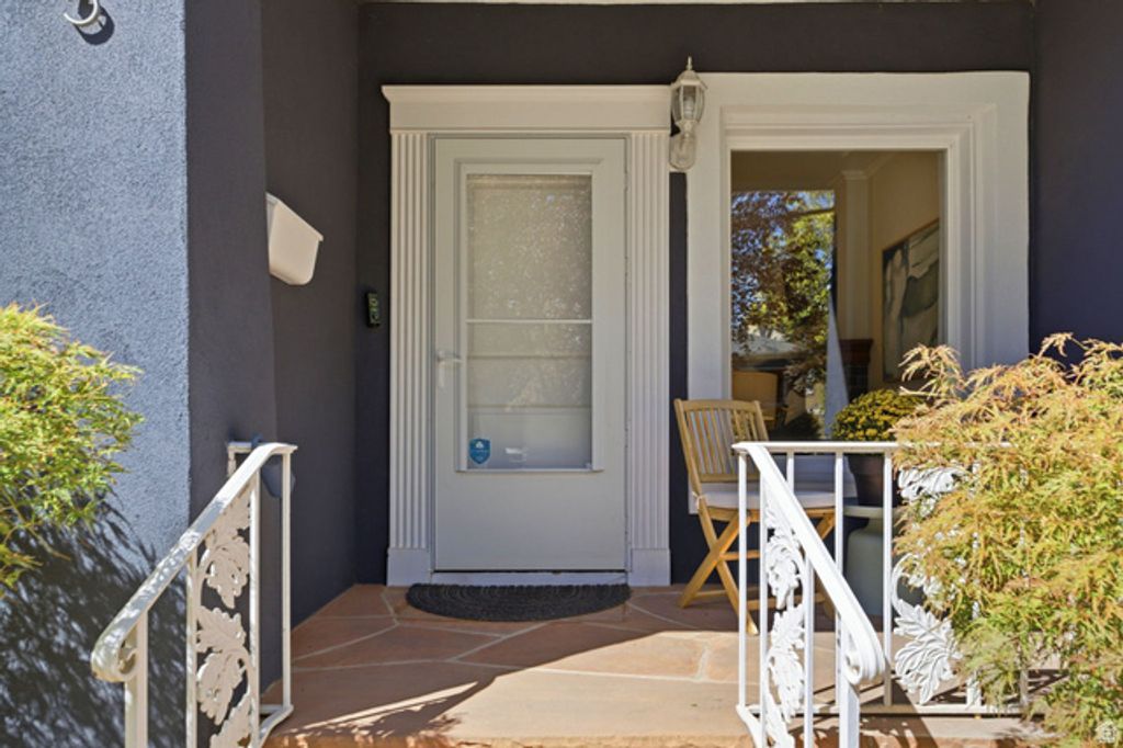 385 E ST, Salt Lake City, UT 84103 — photo 2