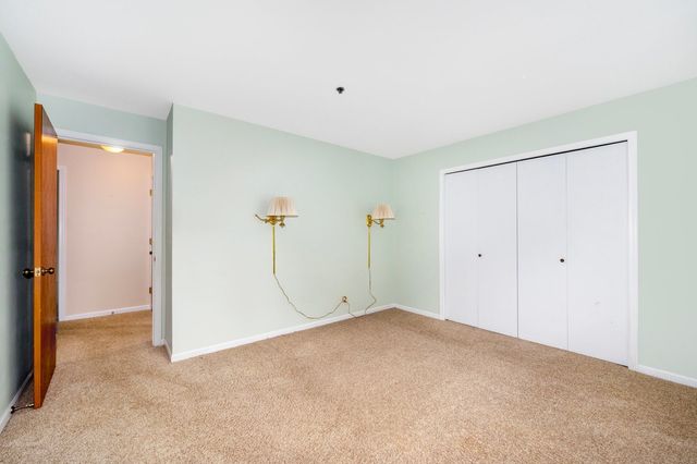 127 Acacia Circle 304, Indian Head Park, IL 60525