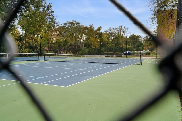 127 Acacia Circle 304, Indian Head Park, IL 60525