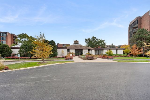 127 Acacia Circle 304, Indian Head Park, IL 60525