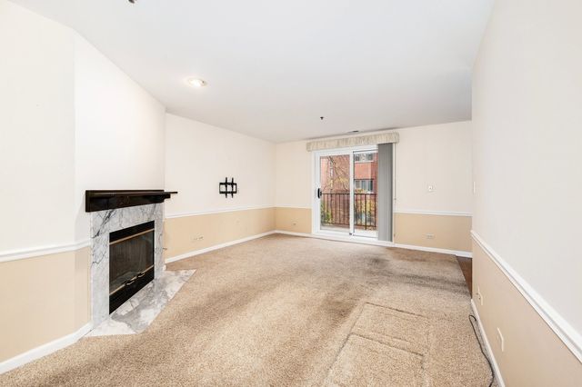 127 Acacia Circle 304, Indian Head Park, IL 60525