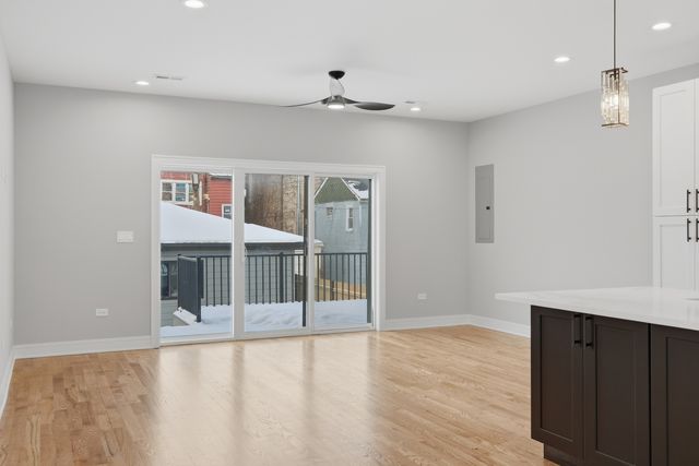 6639 S Langley Avenue, Chicago, IL 60637