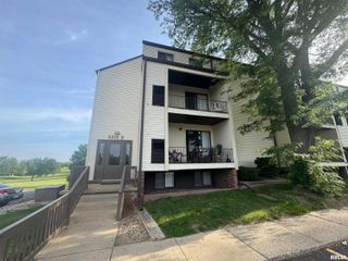 3215 W WILLOW KNOLLS Road # 93D, Peoria, IL 61614