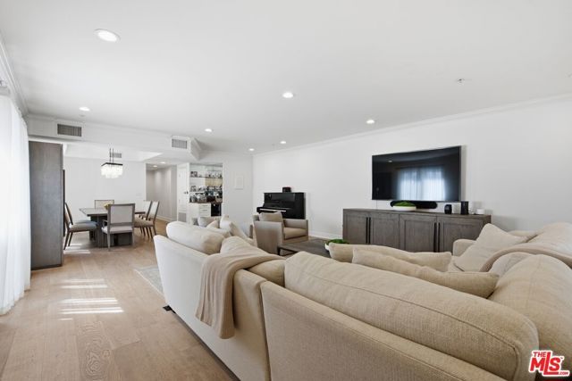 11908 Darlington Avenue 203, Los Angeles, CA 90049