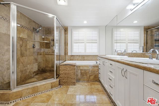 11908 Darlington Avenue 203, Los Angeles, CA 90049