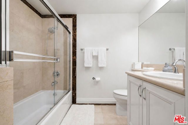 11908 Darlington Avenue 203, Los Angeles, CA 90049