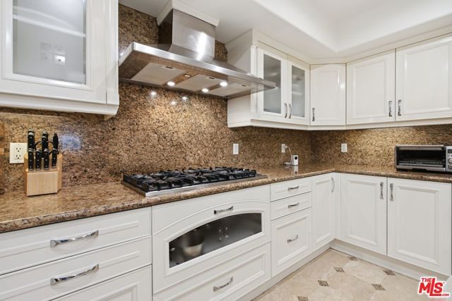 11908 Darlington Avenue 203, Los Angeles, CA 90049