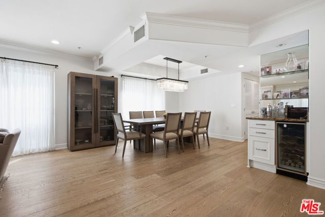 11908 Darlington Avenue 203, Los Angeles, CA 90049