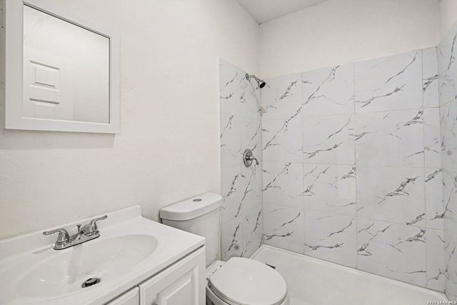 2035 S Trinity St, San Antonio, TX 78207