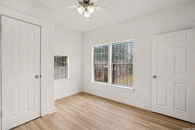 2035 S Trinity St, San Antonio, TX 78207
