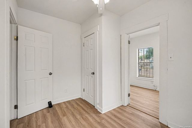 2035 S Trinity St, San Antonio, TX 78207