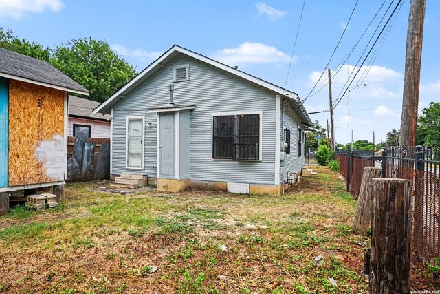 2035 S Trinity St, San Antonio, TX 78207