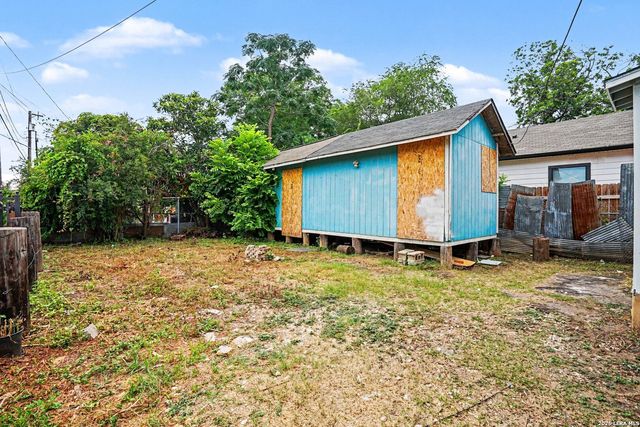 2035 S Trinity St, San Antonio, TX 78207