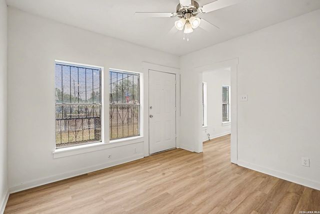 2035 S Trinity St, San Antonio, TX 78207