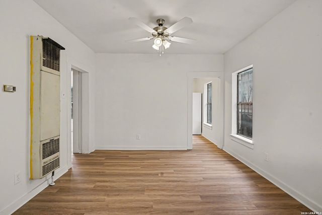 2035 S Trinity St, San Antonio, TX 78207
