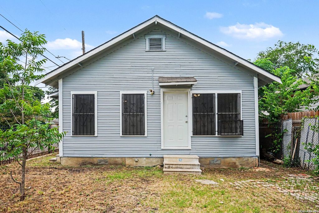 2035 S Trinity St, San Antonio, TX 78207