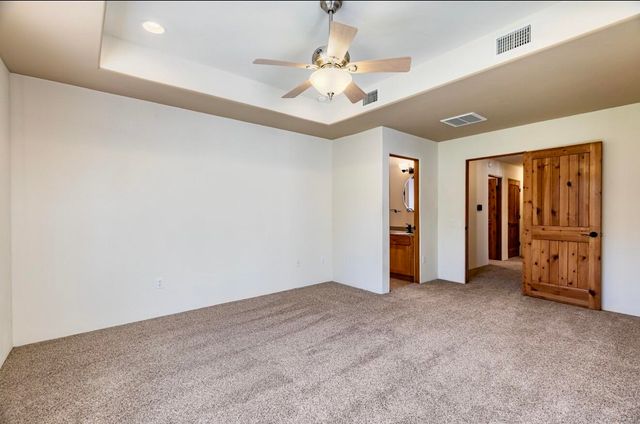 1424 Vinca Trail NE, Albuquerque, NM 87112