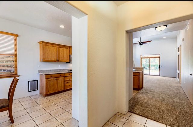 1424 Vinca Trail NE, Albuquerque, NM 87112