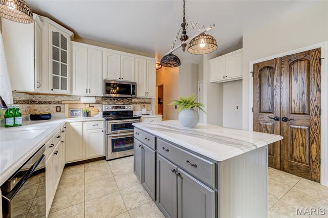 140 Park Ridge Drive, O'fallon, MO 63366