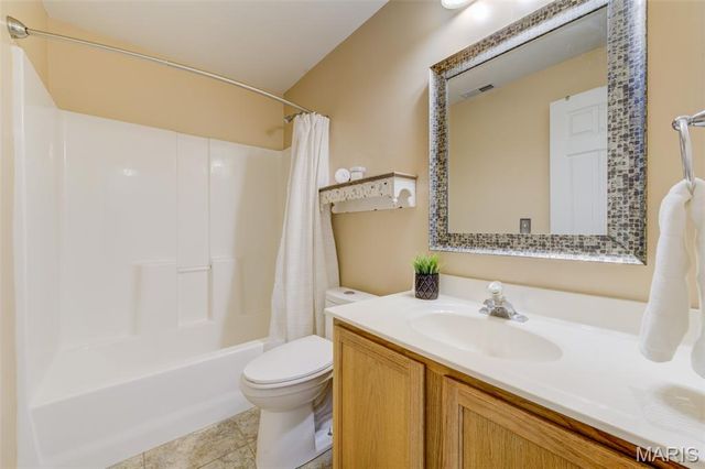 140 Park Ridge Drive, O'fallon, MO 63366