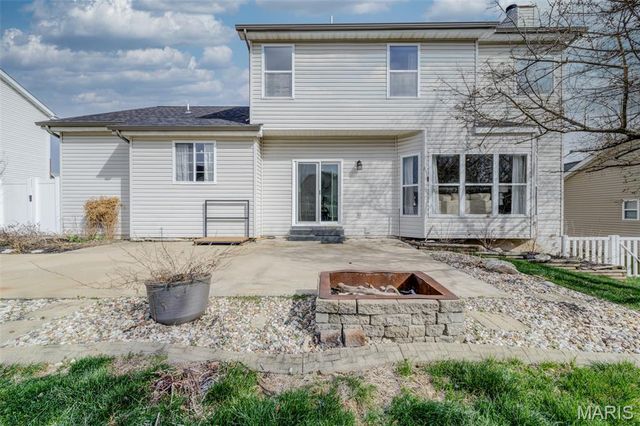 140 Park Ridge Drive, O'fallon, MO 63366