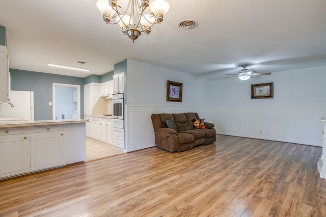 2020 Crestridge Street, Stephenville, TX 76401