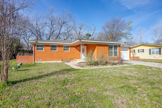 2020 Crestridge Street, Stephenville, TX 76401