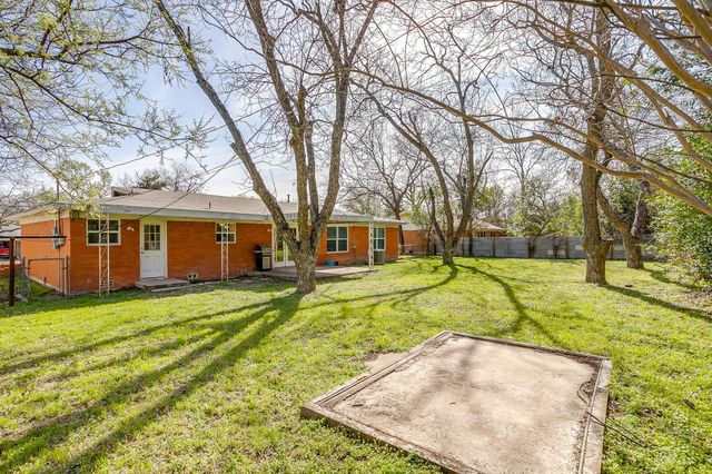 2020 Crestridge Street, Stephenville, TX 76401