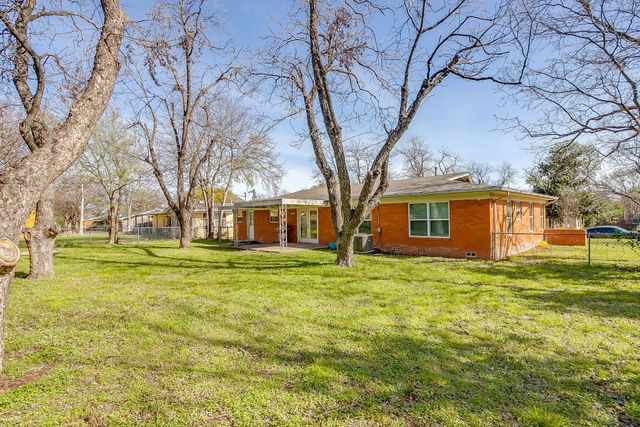 2020 Crestridge Street, Stephenville, TX 76401