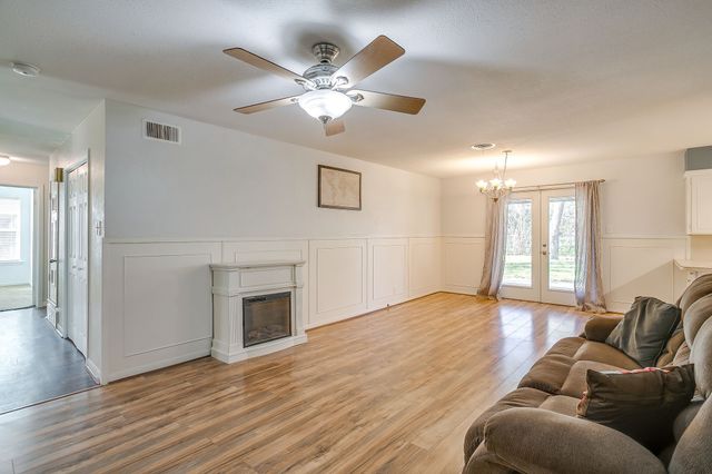 2020 Crestridge Street, Stephenville, TX 76401