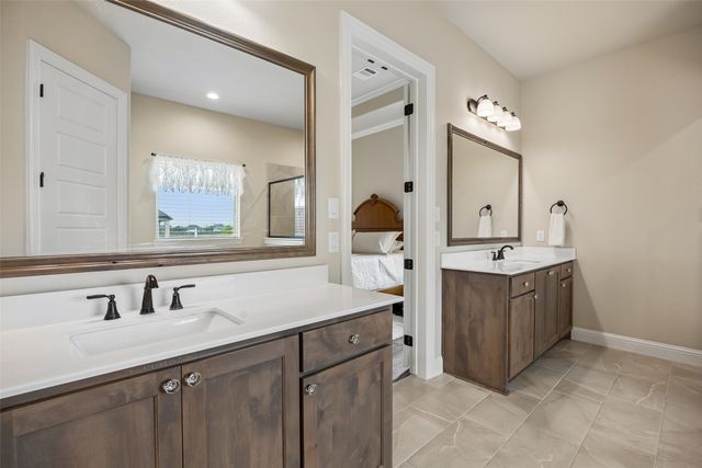 8221 Palmer Lane, Waxahachie, TX 75167