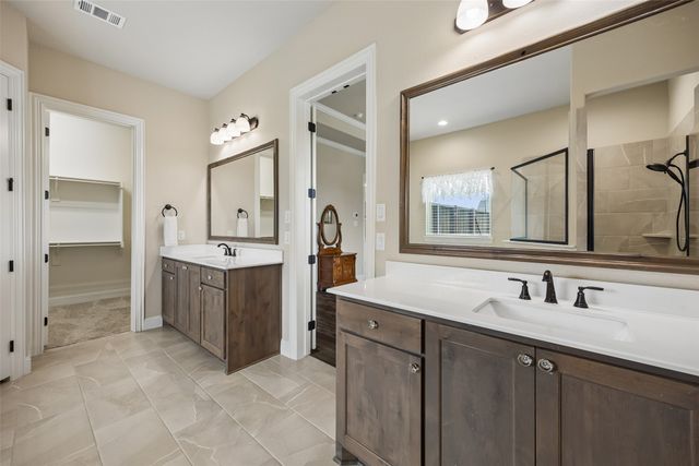 8221 Palmer Lane, Waxahachie, TX 75167