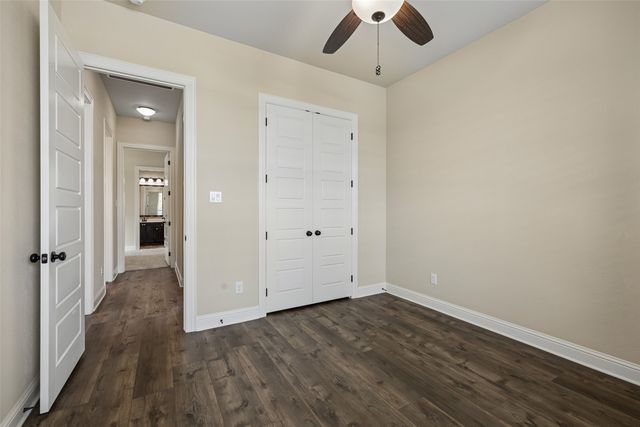 8221 Palmer Lane, Waxahachie, TX 75167