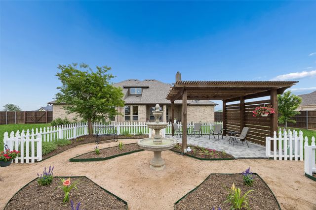 8221 Palmer Lane, Waxahachie, TX 75167