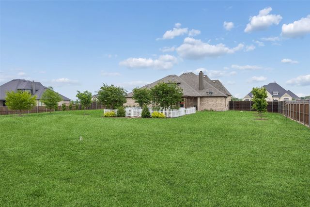 8221 Palmer Lane, Waxahachie, TX 75167