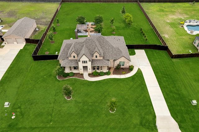 8221 Palmer Lane, Waxahachie, TX 75167
