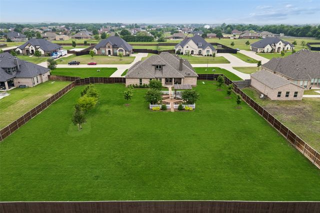 8221 Palmer Lane, Waxahachie, TX 75167