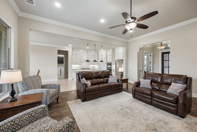 8221 Palmer Lane, Waxahachie, TX 75167