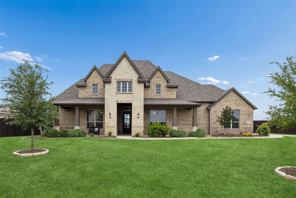 8221 Palmer Lane, Waxahachie, TX 75167