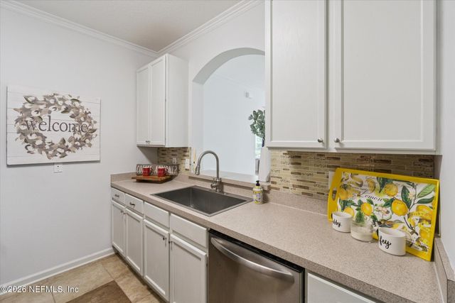 7990 BAYMEADOWS Road 201, Jacksonville, FL 32256