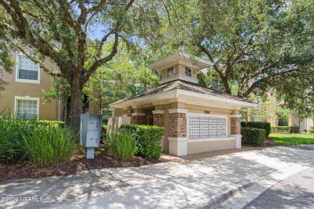7990 BAYMEADOWS Road 201, Jacksonville, FL 32256