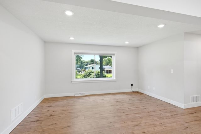 5 LONGFELLOW LN, Columbia, MO 65203