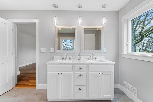 5 LONGFELLOW LN, Columbia, MO 65203