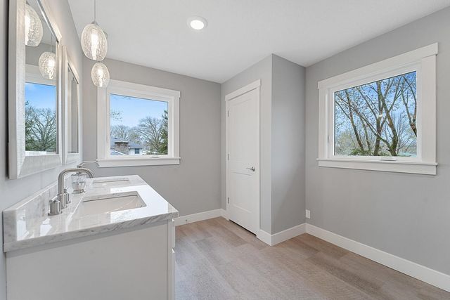 5 LONGFELLOW LN, Columbia, MO 65203