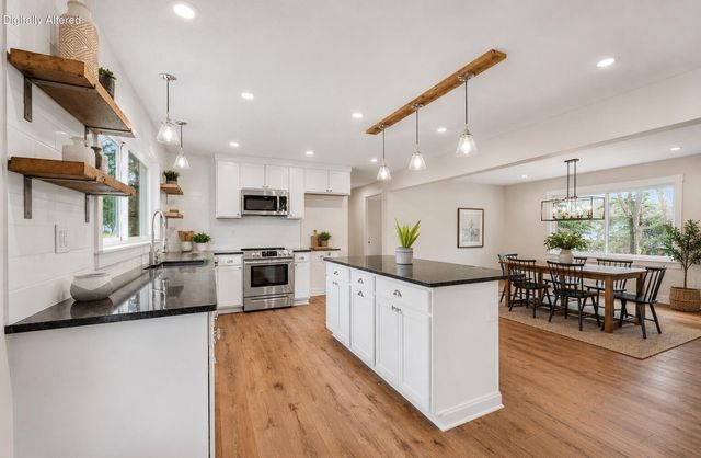 5 LONGFELLOW LN, Columbia, MO 65203