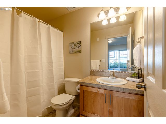 10518 Ne CEDAR FALLS Loop, Hillsboro, OR 97006