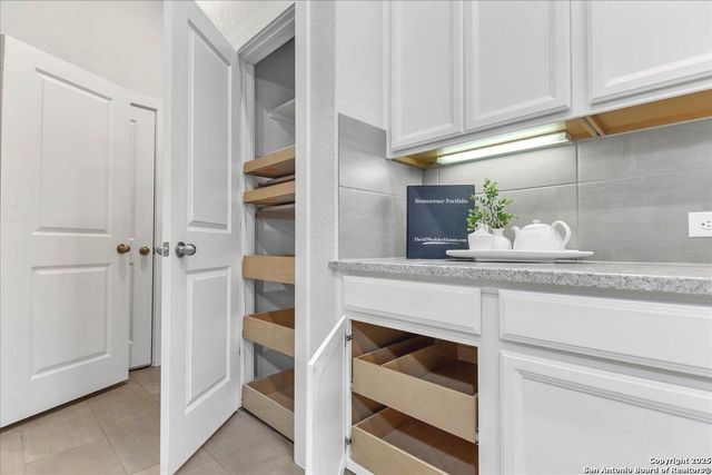 7914 Roanoke Run Unit 16, San Antonio, TX 78240